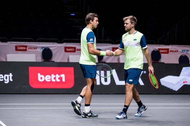 bett1HULKS Championship ATP 250 Cologne, 24 10 2020 high five MIES and KRAWIETZ semi-final doubles Marcus DANIELL NZL and Philipp OSWALD AUT vs. Kevin KRAWIETZ GER and Andreas MIES GER 3 bett1HULKS Championship ATP 250 on 24 10 2020 in Cologne LANXESSarena , Germany Copyright: xBEAUTIFULxSPORTS Wunderlx