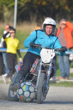 24 10 2020,Motoball Bundesliga, MSC Philippsburg vs Typhoon Mörsch The ball is guided closely on the bike ksp