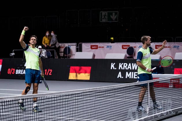 bett1HULKS Championship ATP 250 Cologne, 24 10 2020 MIES and KRAWIETZ celebrate the victory in the semi-final doubles Marcus DANIELL NZL and Philipp OSWALD AUT vs Kevin KRAWIETZ GER and Andreas MIES GER 3 bett1HULKS Championship ATP 250 on 24 10 2020 in Cologne LANXESSarena , Germany Copyright: xBEAUTIFULxSPORTS Wunderlx