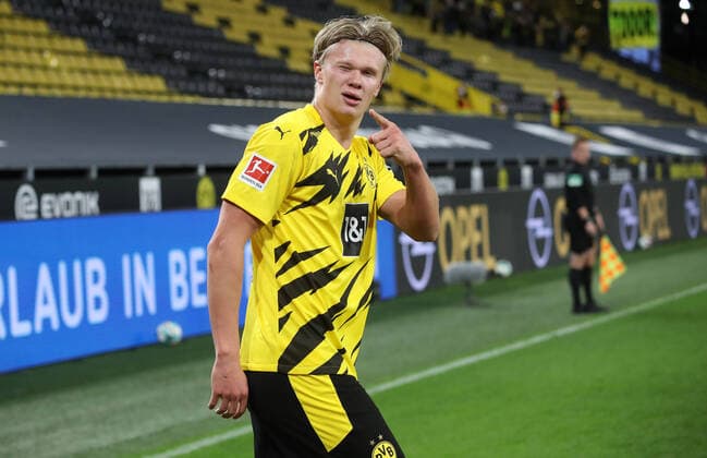 firo 24 10 2020 Soccer Soccer 1 Bundesliga Season 2020 21 BVB , Borussia Dortmund FC Schalke 04 firo 24 10 2020 Soccer Soccer 1 Bundesliga Season 2020 21 BVB , Borussia Dortmund FC Schalke 04 Goal Jubilee to 2 0 Ghost Jubilee Erling Haaland according to photo Jürgen Fromme firo pool Dortmund Bundesland NRW Germany Poolfoto Jürgen fromme firo Sportphoto ,EDITORIAL USE ONLY