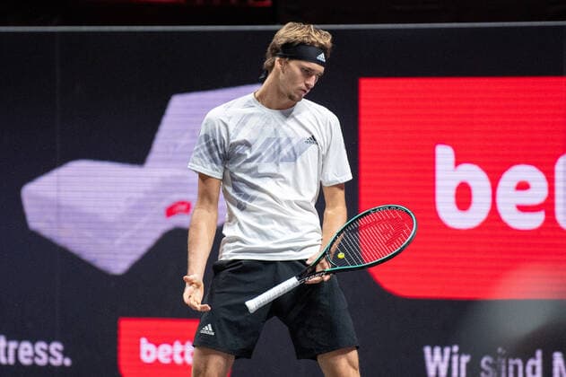In Alexander ZVEREV GER , Alexander ZVEREV GER vs Jannik SINNER ITA , TENNIS, bett1hulks Indoor, 24 10 2020, GER, TENNIS, ATP TOUR, bett1hulks Championship, Alexander ZVEREV GER vs Jannik SINNER ITA , 24 10 2020 KOELN Copyright: xEibnerxPressefotox xBenjaminxSOELZERx EP_BSO