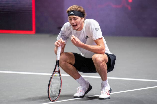 In the Alexander ZVEREV GER there is a drastic stir about the line decision, Alexander ZVEREV GER vs Jannik SINNER ITA , TENNIS, bett1hulks Indoor, 24 10 2020, GER, TENNIS, ATP TOUR, bett1hulks Championship, Alexander ZVEREV GER vs Jannik SINNER ITA , 24 10 2020 KOELN Copyright: xEibnerxPressefotox xBenjaminxSOELZERx EP_BSO