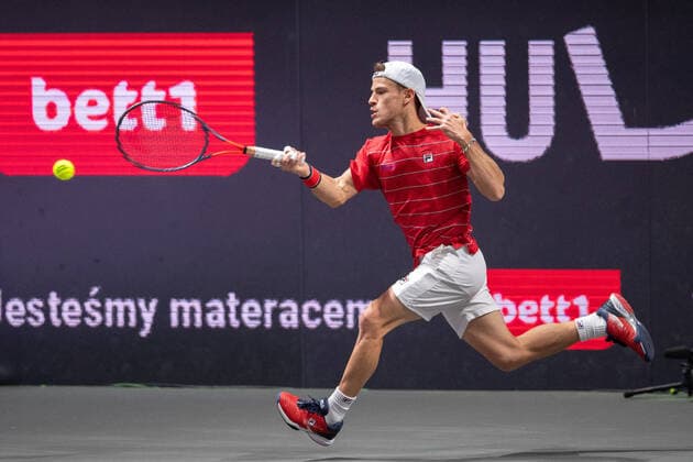 In Diego SCHWARTZMAN ARG , Felix AUGER ALIASSIME CAN vs Diego SCHWARTZMAN ARG , TENNIS, bett1hulks Indoor, 24 10 2020, Semifinal GER, TENNIS, ATP TOUR, bett1hulks Championship, Felix AUGER ALIASSIME CAN vs Diego SCHWARTZMAN ARG , Semifinal, 24 10 2020 COLOGNE Copyright: xEibnerxPressefotox xBenjaminxSOELZERx EP_BSO