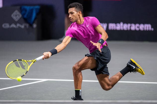 In the Felix AUGER ALIASSIME CAN , Felix AUGER ALIASSIME CAN vs Diego SCHWARTZMAN ARG , TENNIS, bett1hulks Indoor, 24 10 2020, semi final GER, TENNIS, ATP TOUR, bett1hulks Championship, Felix AUGER ALIASSIME CAN vs Diego SCHWARTZMAN ARG , semi final, 24 10 2020 COLOGNE Copyright: xEibnerxPressefotox xBenjaminxSOELZERx EP_BSO