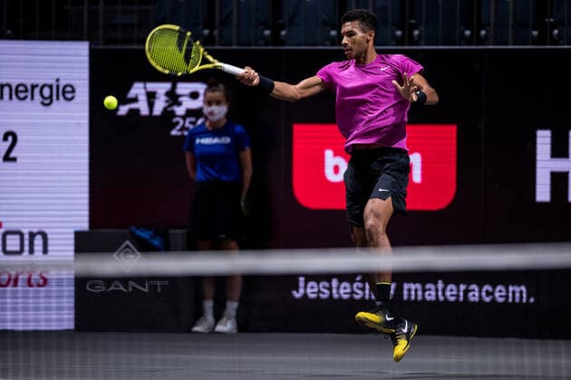 bett1HULKS Championship ATP 250 Cologne, 24 10 2020 Felix AUGER ALIASSIME CAN semi-final Felix AUGER ALIASSIME CAN 5 vs Diego SCHWARTZMAN ARG 2 bett1HULKS Championship ATP 250 on 24 10 2020 in Cologne LANXESSarena , Germany Copyright: xBEAUTIFULxSPORTS Wunderlx