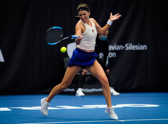 Sport Bilder des Tages October 24, 2020, Ostrava, Czech Republic: VICTORIA AZARENKA of Belarus in action during the semi-final at the 2020 J&T Banka Ostrava Open WTA, Tennis Damen Premier tennis tournament against Maria Sakkari of Greece Ostrava Czech Republic - ZUMAa181 20201024_zaa_a181_086 Copyright: xRobxPrangex