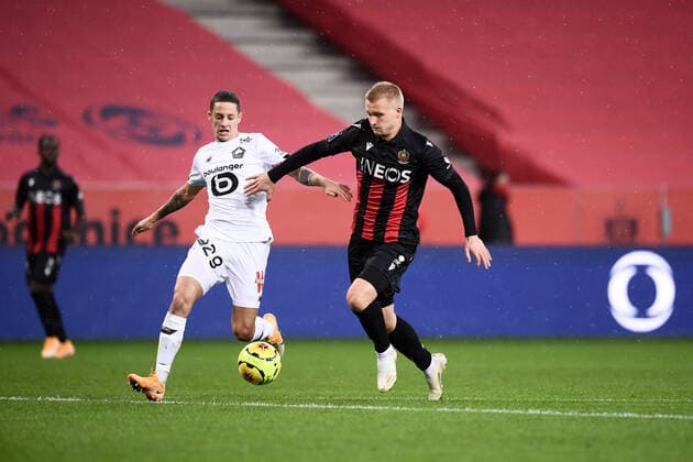 BUT - 09 KASPER DOLBERG (NICE) - 29 DOMAGOJ BRADARIC (LIL) FOOTBALL : Nice vs Lille - Ligue 1 Uber Eats - 25 10 2020 FEP Panoramic 