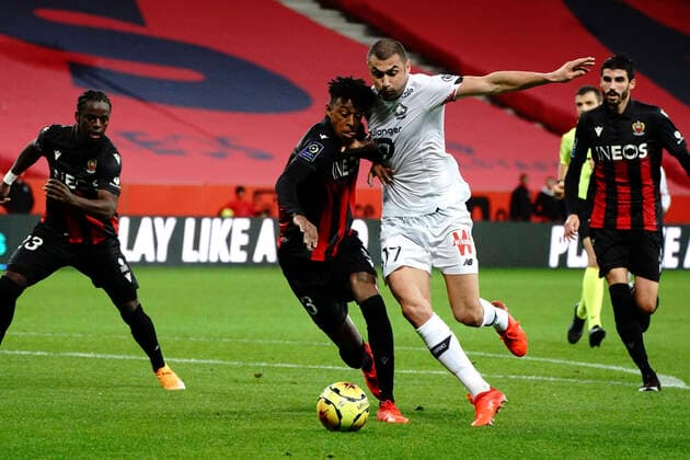 Robson Bambu (OGC Nice) - Burak Ylmaz (Lille) FOOTBALL : OGC Nice vs Lille - Nice - 25 10 2020 NorbertScanella PanoramiC 