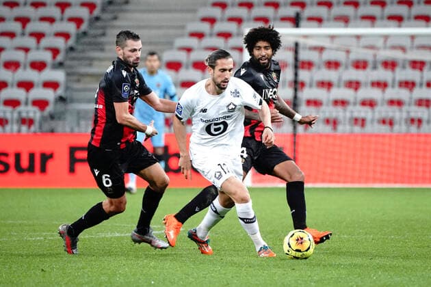 Yusuf Yazici (Lille) - Morgan Schneiderlin (OGC Nice) - Dante (OGC Nice) FOOTBALL : OGC Nice vs Lille - Nice - 25 10 2020 NorbertScanella PanoramiC 