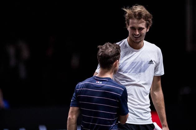 bett1HULKS Championship ATP 250 Cologne, 25 10 2020 high five ZVEREV and SCHWARTZMAN final singles Alexander ZVEREV GER 1 vs Diego SCHWARTZMAN ARG 2 bett1HULKS Championship ATP 250 on 25 10 2020 in Cologne LANXESSarena , Germany Copyright: xBEAUTIFULxSPORTS Wunderlx