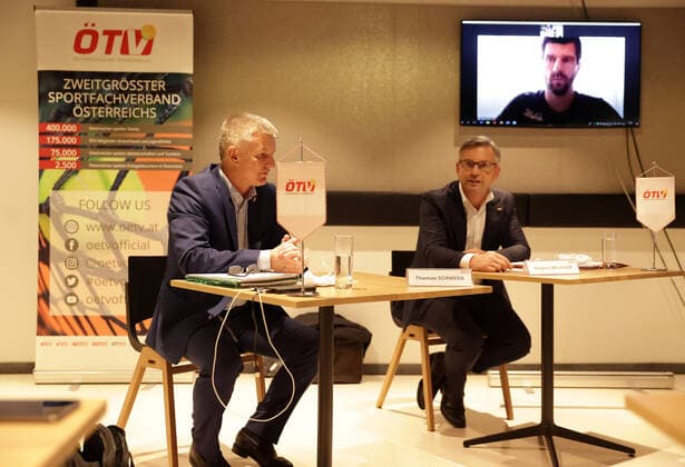 TENNIS - ATP, Tennis Herren Erste Bank Open VIENNA,AUSTRIA,26.OCT.20 - TENNIS - ATP World Tour, Erste Bank Open, press conference, PK, Pressekonferenz Image shows managing director Thomas Schweda, president Magnus Brunner (OETV) and Juergen Melzer (AUT) on the screen. GEPAxpictures xWalterxLuger