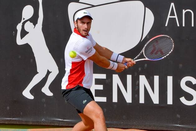 French tennis player Elliot Benchetrit in action against Danish tennis player Holger Vitus Nodskov Rune during their men s single match at the ATP, Tennis Herren Marbella Challenger in Malaga, Spain, 26 October 2020. ATP Marbella Challenger in Malaga !ACHTUNG: NUR REDAKTIONELLE NUTZUNG!  Copyright: xAntonioxPazx MA07 20201026-637393296538425296
