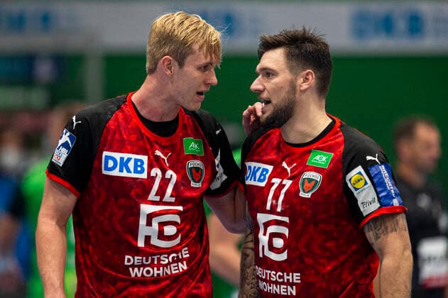 25 10 2020 Handball, 2020 2021, 1 Bundesliga, 5 Matchday, GWD Minden Füchse Berlin L R Marian Michalczik Berlin , Johan Koch Berlin Lübbecke Nordrhein Westfalen Germany Kreissporthalle