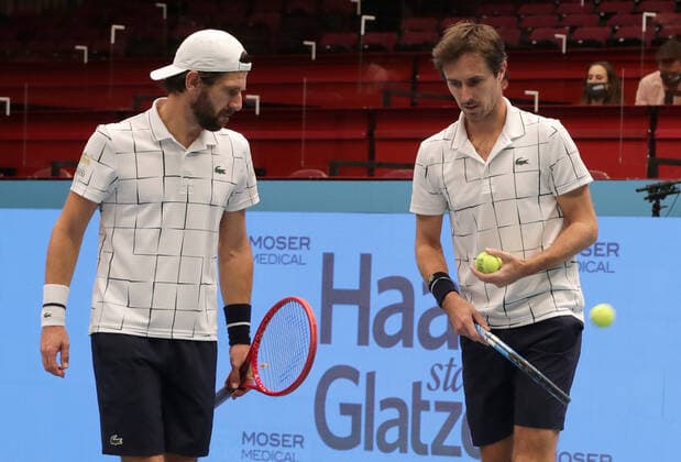 TENNIS - ATP, Tennis Herren Erste Bank Open VIENNA,AUSTRIA,28.OCT.20 - TENNIS - ATP World Tour, Erste Bank Open. Image shows Juergen Melzer (AUT) and Edouard Roger-Vasselin (FRA). GEPAxpictures xWalterxLuger