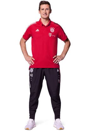 FOOTBALL 1 BUNDESLIGA SEASON 2020 2021 26 10 2020 Photo session FC Bayern Muenchen Co Coach Miroslav Klose PHOTO: FC Bayern München Pool via ULMER Press Photo Agency xxNOxMODELxRELEASExx Football 1 Bundesliga 2020 2021 Photo session at FC Bayern Muenchen