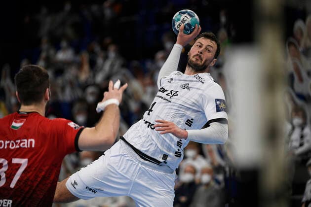 Domagoj Duvnjak THW Kiel, 4 climbs up and scores, Handball, Men, THW Kiel vs Telekom Veszprem, Champions League, 6 Matchday, Group stage, 28 10 20 Kiel Wunderino Arena Schleswig Holstein Germany