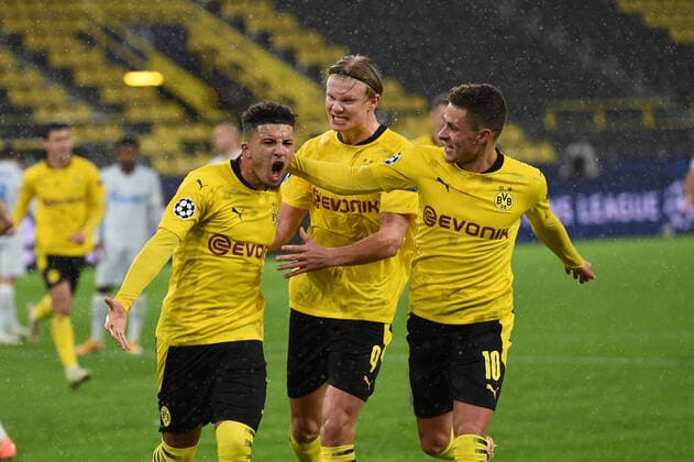 Bilder des Jahres 2020, Sport 10 Oktober Sport Themen der Woche KW44 Sport Bilder des Tages Fußball: Fußball: Champions League, 2. Spieltag, Borussia Dortmund - Zenit St. Petersburg am 28.10.2020 Dortmunds Jadon Sancho jubelt nach dem 1:0. UEFA REGULATIONS PROHIBIT ANY USE OF PHOTOGRAPHS AS IMAGE SEQUENCES AND OR QUASI-VIDEO. *** Football Football Champions League, 2 Matchday, Borussia Dortmund Zenit St Petersburg on 28 10 2020 Dortmunds Jadon Sancho cheers after the 1 0 UEFA REGULATIONS PROHIBIT ANY USE OF PHOTOGRAPHS AS IMAGE SEQUENCES AND OR QUASI VIDEO Copyright: xNeundorf Kirchner-Mediax