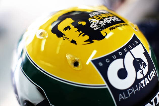 Motorsports: FIA Formula One World Championship, WM, Weltmeisterschaft 2020, Grand Prix of Emilia Romagna Motorsports: FIA Formula One World Championship 2020, Grand Prix of Emilia Romagna, Helmet of 10 Pierre Gasly (FRA, Scuderia AlphaTauri Honda) with Ayrton Senna-Design *** Local Caption *** Photo: Peter Fox Getty Images FIA Pool via HOCH ZWEI Imola Autodromo Enzo e Dino Ferrari Italy Poolfoto HOCH ZWEI Pool Getty Images ,EDITORIAL USE ONLY