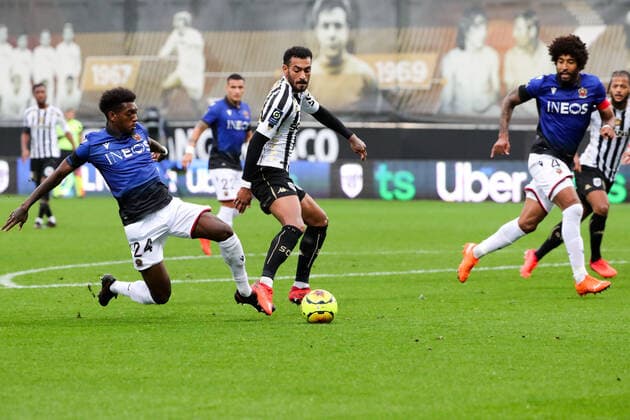 10 ANGELO FULGINI (SCO) - 24 ANDY PELMARD (NICE) FOOTBALL : Angers vs Nice - Ligue 1 Uber Eats - 01 11 2020 FEP Panoramic 