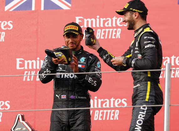 Motorsports FIA Formula One World Championship 2020, Grand Prix of Emilia Romagna, 44 Lewis Hamilton GBR, Mercedes AMG Petronas Formula One Team , 3 Daniel Ricciardo AUS, Renault DP World F1 Team , Imola Italy