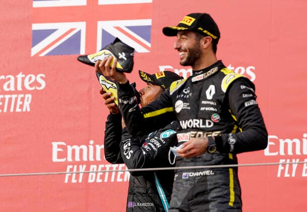 Motorsports FIA Formula One World Championship 2020, Grand Prix of Emilia Romagna, 44 Lewis Hamilton GBR, Mercedes AMG Petronas Formula One Team , 3 Daniel Ricciardo AUS, Renault DP World F1 Team , Imola Italy