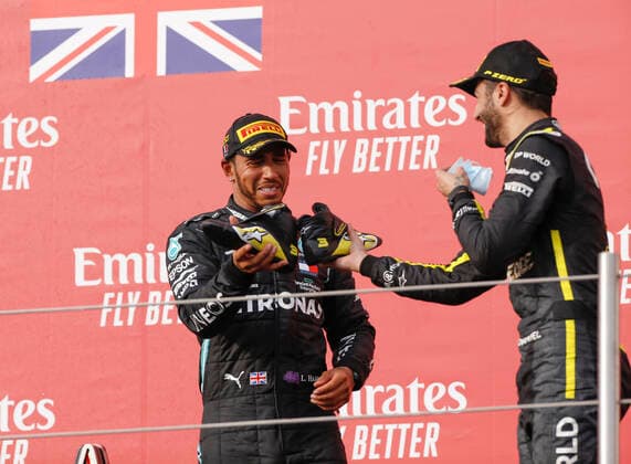 Motorsports FIA Formula One World Championship 2020, Grand Prix of Emilia Romagna, 44 Lewis Hamilton GBR, Mercedes AMG Petronas Formula One Team , 3 Daniel Ricciardo AUS, Renault DP World F1 Team , Imola Italy