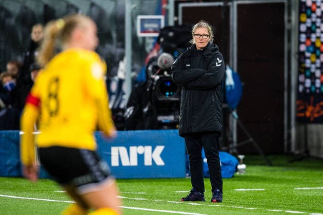 201101 Hege Riise, head coach of LSK Kvinner, during the Toppserien football match between Valerenga and LSK Kvinner on November 1, 2020 in Oslo Photo Marius Simensen BILDBYRAN Cop 238 bbeng dam football fotball fotboll fotsk lsk kvinnor tfk toppserien valerenga,  Copyright: MARIUSxSIMENSEN BB201101BB761