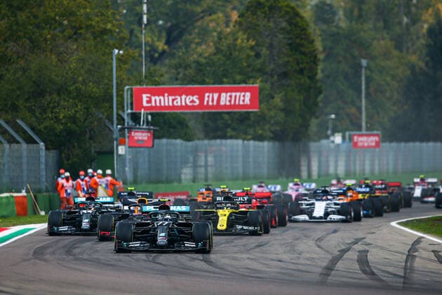 Start of the race, 77 BOTTAS Valtteri (fin), Mercedes AMG F1 GP W11 Hybrid EQ Power+, action during the Formula 1 Emirates Gran Premio Dell emilia Romagna 2020, Emilia Romagna Grand Prix, from October 31 to November 1, 2020 on the Autodromo Internazionale Enzo e Dino Ferrari, in Imola, Italy FORMULE 1 : Grand prix Emilie Romagne - Imola - Course - 01 11 2020 DPPI Panoramic 