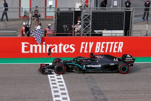 44 HAMILTON Lewis (gbr), Mercedes AMG F1 GP W11 Hybrid EQ Power+, action during the Formula 1 Emirates Gran Premio Dell emilia Romagna 2020, Emilia Romagna Grand Prix, from October 31 to November 1, 2020 on the Autodromo Internazionale Enzo e Dino Ferrari, in Imola, Italy FORMULE 1 : Grand prix Emilie Romagne - Imola - Course - 01 11 2020 DPPI Panoramic 