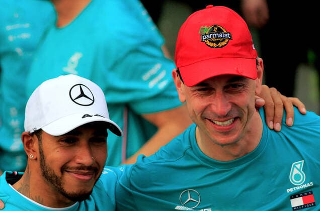 Formula 1 Emirates Gran Premio Dell emilia Romagna 2020 01 11 2020, Autodromo Enzo e Dino Ferrari, Imola, Formula 1 Emirates Gran Premio Dell emilia Romagna 2020 , in the picture group picture of the whole Mercedes AMG Petronas F1 Team celebrating the seventh Constructors Championship title, Lewis Hamilton GB 44 , Mercedes AMG Petronas F1 Team with team boss Toto Wolff Mercedes nordphotoxBratic nph00250