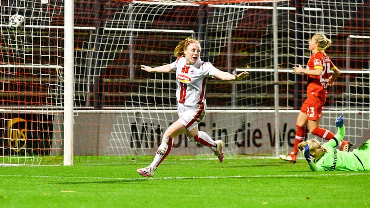 Amber Barett Köln, 22 scores the goal to 1 0, goal, goalscoring, action, action, game scene, cheer about a goal, cheer, goal celebration, goal celebration, celebrate the goal, goal, celebration, cheer about the goal, optimistic, Action, Action, 01 11 2020, Cologne Germany , Football, DFB Pokal Frauen, 2 Round, 1 FC Köln Bayer 04 Leverkusen, DFB DFL REGULATIONS PROHIBIT ANY USE OF PHOTOGRAPHS AS IMAGE SEQUENCES AND OR QUASI VIDEO xmhx