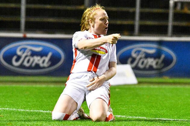 Amber Barett Cologne, 22 scored the goal to 1 0, goal, goalscoring, action, action, game scene, cheer about a goal, cheer, goal celebration, celebration, celebration, cheer about the goal, optimistic, Action, Action, 01 11 2020, Cologne Germany , Football, DFB Pokal Frauen, 2 Round, 1 FC Köln Bayer 04 Leverkusen, DFB DFL REGULATIONS PROHIBIT ANY USE OF PHOTOGRAPHS AS IMAGE SEQUENCES AND OR QUASI VIDEO xmhx