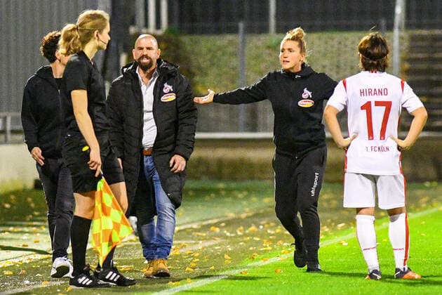 v li Isabel Steinke assistant , Sascha Glass Coach FC Cologne , Mirella Junker Co Coach FC Cologne , complaining, complaining, complaining, grumbling, pessimistic, action, action, after not given Fousspiels, 01 11 2020, Cologne Germany , Football, DFB Cup Women, 2 Round, 1 FC Köln Bayer 04 Leverkusen, DFB DFL REGULATIONS PROHIBIT ANY USE OF PHOTOGRAPHS AS IMAGE SEQUENCES AND OR QUASI VIDEO xmhx