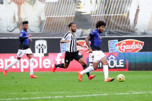 04 DANTE (NICE) - 09 LOIS DIONY (SCO) FOOTBALL : Angers vs Nice - Ligue 1 Uber Eats - 01 11 2020 FEP Panoramic 