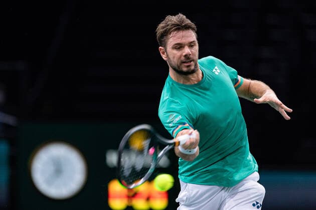 Sport Bilder des Tages Paris, France le 3 novembre 2020 - Le Suisse Stan WAWRINKA joue une balle contre le Britannique Daniel EVANS lors du premier tour de match de tennis en simple masculin au premier jour du tournoi de tennis en salle ATP, Tennis Herren World Tour Masters 1000 - Paris Masters (Paris Bercy) - a l Arena AccorHotels. Stan WAWRINKA of Switzerland plays a return against Daniel EVANS of Great Britain during their men s singles first round tennis match on day 1 at the ATP World Tour Masters 1000 - Paris Masters (Paris Bercy) - indoor tennis tournament at The AccorHotels Arena in Paris on November 2, 2020.  Copyright: xAurelienxMorissardx