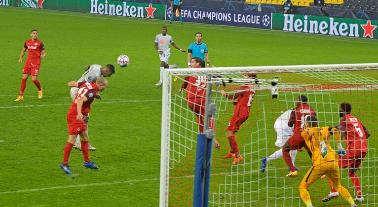 03 11 2020, Football Championsleague 2020 2021, Group stage preliminary round, 3 matchday, RB Salzburg FC Bayern Munich, in the Red Bull Arena Salzburg scored a goal for the 3 2 by Jerome Boateng li, FC Bayern Munich by header re Goalkeeper Cican Stankovic RB Salzburg without a chance DFL and DFB regulations prohibit any use of photographs as image sequences and or quasi video