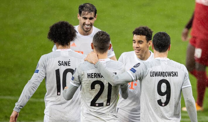 SOCCER - CL, RBS VS Bayern SALZBURG,AUSTRIA,03.NOV.20 - SOCCER - UEFA Champions League, group stage, Red Bull Salzburg VS FC Bayern Muenchen. Image shows the rejoicing of Bayern. GEPAxpictures xHaraldxSteiner