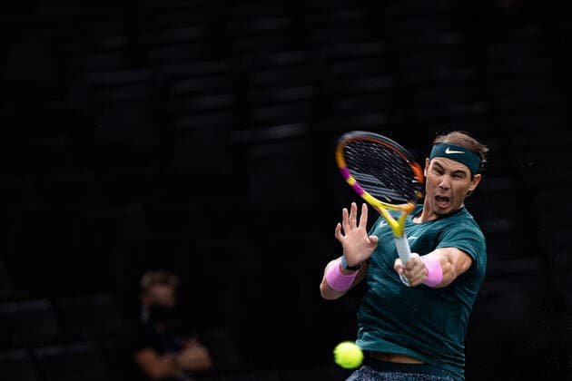 Paris, France le 4 novembre 2020 - L Espagnol Rafael NADAL contre l Espagnol Feliciano LOPEZ lors du deuxieme tour de match de tennis en simple masculin au troisieme jour du tournoi de tennis en salle ATP, Tennis Herren World Tour Masters 1000 - Paris Masters (Paris Bercy) - a l Arena AccorHotels. Rafael NADAL of Spain against Feliciano LOPEZ of Spain during their men s singles second round tennis match on day 3 at the ATP World Tour Masters 1000 - Paris Masters (Paris Bercy) - indoor tennis tournament at The AccorHotels Arena in Paris on November 4, 2020.  Copyright: xAurelienxMorissardx