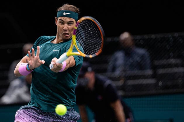 Paris, France le 4 novembre 2020 - L Espagnol Rafael NADAL contre l Espagnol Feliciano LOPEZ lors du deuxieme tour de match de tennis en simple masculin au troisieme jour du tournoi de tennis en salle ATP, Tennis Herren World Tour Masters 1000 - Paris Masters (Paris Bercy) - a l Arena AccorHotels. Rafael NADAL of Spain against Feliciano LOPEZ of Spain during their men s singles second round tennis match on day 3 at the ATP World Tour Masters 1000 - Paris Masters (Paris Bercy) - indoor tennis tournament at The AccorHotels Arena in Paris on November 4, 2020.  Copyright: xAurelienxMorissardx