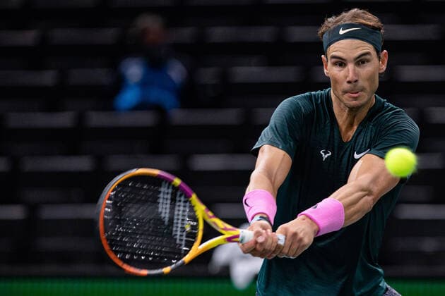 Paris, France le 4 novembre 2020 - L Espagnol Rafael NADAL contre l Espagnol Feliciano LOPEZ lors du deuxieme tour de match de tennis en simple masculin au troisieme jour du tournoi de tennis en salle ATP, Tennis Herren World Tour Masters 1000 - Paris Masters (Paris Bercy) - a l Arena AccorHotels. Rafael NADAL of Spain against Feliciano LOPEZ of Spain during their men s singles second round tennis match on day 3 at the ATP World Tour Masters 1000 - Paris Masters (Paris Bercy) - indoor tennis tournament at The AccorHotels Arena in Paris on November 4, 2020.  Copyright: xAurelienxMorissardx