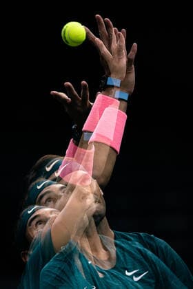 Paris, France le 5 novembre 2020 - L Espagnol Rafael NADAL contre l Australien Jordan THOMPSON lors du 1 8e de finale de tennis en simple masculin au quatrieme jour du tournoi de tennis en salle ATP, Tennis Herren World Tour Masters 1000 - Paris Masters (Paris Bercy) - a l Arena AccorHotels. Rafael NADAL of Spain against Jordan THOMPSON of Australia during their Round of 8 men s singles tennis match on day 4 at the ATP World Tour Masters 1000 - Paris Masters (Paris Bercy) - indoor tennis tournament at The AccorHotels Arena in Paris on November 5, 2020.  Copyright: xAurelienxMorissardx