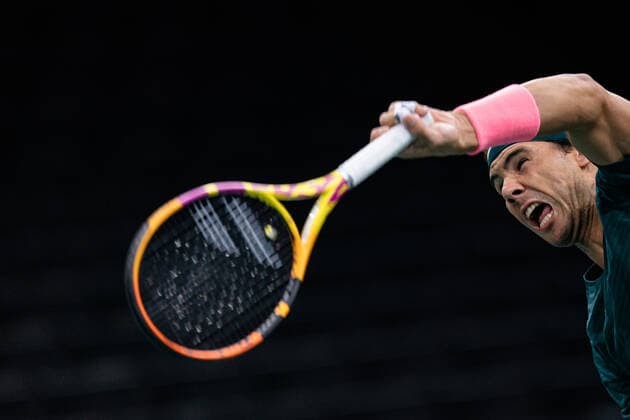 Paris, France le 5 novembre 2020 - L Espagnol Rafael NADAL contre l Australien Jordan THOMPSON lors du 1 8e de finale de tennis en simple masculin au quatrieme jour du tournoi de tennis en salle ATP, Tennis Herren World Tour Masters 1000 - Paris Masters (Paris Bercy) - a l Arena AccorHotels. Rafael NADAL of Spain against Jordan THOMPSON of Australia during their Round of 8 men s singles tennis match on day 4 at the ATP World Tour Masters 1000 - Paris Masters (Paris Bercy) - indoor tennis tournament at The AccorHotels Arena in Paris on November 5, 2020.  Copyright: xAurelienxMorissardx