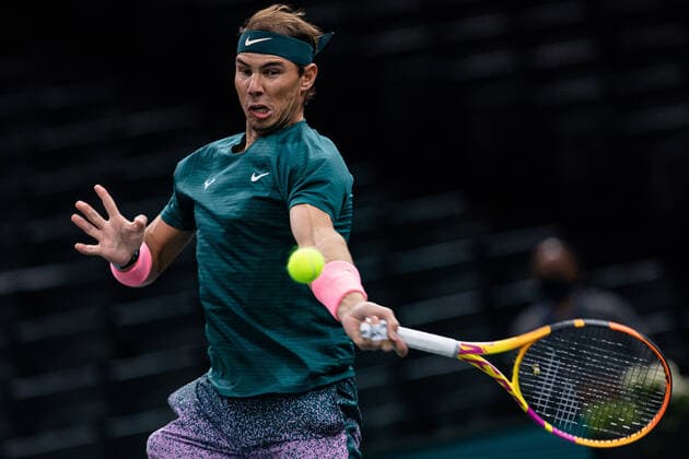 Paris, France le 5 novembre 2020 - L Espagnol Rafael NADAL contre l Australien Jordan THOMPSON lors du 1 8e de finale de tennis en simple masculin au quatrieme jour du tournoi de tennis en salle ATP, Tennis Herren World Tour Masters 1000 - Paris Masters (Paris Bercy) - a l Arena AccorHotels. Rafael NADAL of Spain against Jordan THOMPSON of Australia during their Round of 8 men s singles tennis match on day 4 at the ATP World Tour Masters 1000 - Paris Masters (Paris Bercy) - indoor tennis tournament at The AccorHotels Arena in Paris on November 5, 2020.  Copyright: xAurelienxMorissardx