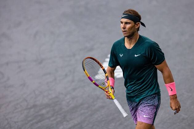 Paris, France le 5 novembre 2020 - L Espagnol Rafael NADAL contre l Australien Jordan THOMPSON lors du 1 8e de finale de tennis en simple masculin au quatrieme jour du tournoi de tennis en salle ATP, Tennis Herren World Tour Masters 1000 - Paris Masters (Paris Bercy) - a l Arena AccorHotels. Rafael NADAL of Spain against Jordan THOMPSON of Australia during their Round of 8 men s singles tennis match on day 4 at the ATP World Tour Masters 1000 - Paris Masters (Paris Bercy) - indoor tennis tournament at The AccorHotels Arena in Paris on November 5, 2020.  Copyright: xAurelienxMorissardx
