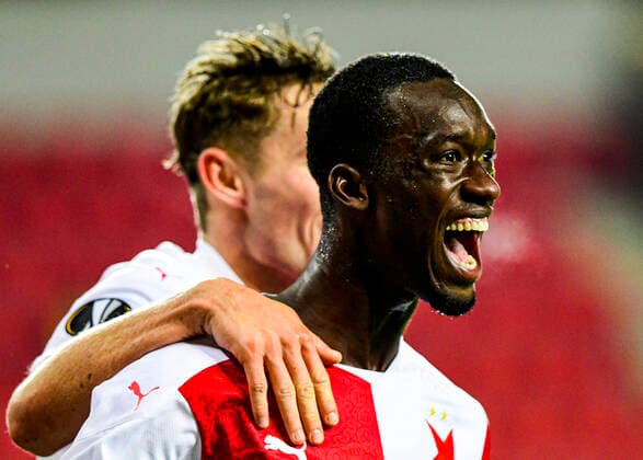 ABDALLAH SIMA (centre) of Slavia Praha celebrates a second goal of Slavia during the Football Europa League 3rd round group C match: Slavia Praha vs Nice in Sinobo Stadium, Prague, Czech Republic, November 5, 2020. (CTKxPhoto RomanxVondrous) CTKPhotoP202011051076001  vnd