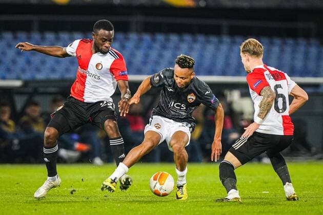ROTTERDAM lr Lutsharel Geertruida of Feyenoord, Chidera Ejuke of CSKA Moscow, Mark Diemers or Feyenoord during the UEFA Europa League match in group K between Feyenoord and CSKA Moscow at De Kuip on November 05, 2020 in Rotterdam, The Netherlands TOM BODE UEFA Europa League 2020 2021 xVIxANPxSportx xTomxBodexMultimediaxIVx 424853907