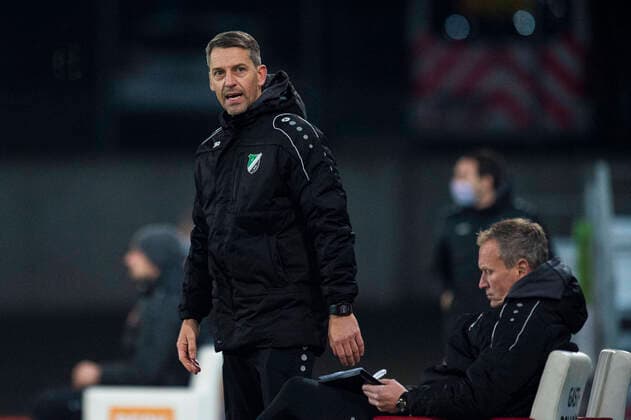 04 11 2020 Football, 2020 2021, Regionalliga West, 13 Matchday, RW Essen SV Rödinghausen L R Nils Drube Coach Rödinghausen , Robert Roelofsen Co Coach Rödinghausen Essen North Rhine-Westphalia Germany Stadium Essen
