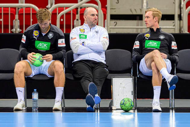 Düsseldorf, Germany 05 November 2020 Men EHF EM 2022 Qualification, Group 2, Germany vs Bosnia Herzegovina vs. left Franz Semper Germany SG Flensburg Handewitt , Co-Trainer Erik Wudtke Germany , Marian Michalczik Germany Foxes Berlin Düsseldorf ISS Dome Nordrhein Westfalen Germany