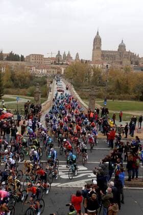 The pack of riders in action during the 16th stage of the Spanish Cycling Vuelta, a 162km race from Salamanca to Ciudad Rodrigo, Salamanca, in Spain, 06 November 2020. 16th stage of the Spanish cycling Vuelta !ACHTUNG: NUR REDAKTIONELLE NUTZUNG!  Copyright: xJ.M.GARCÍAx GRAF5156 20201106-637402694570056760