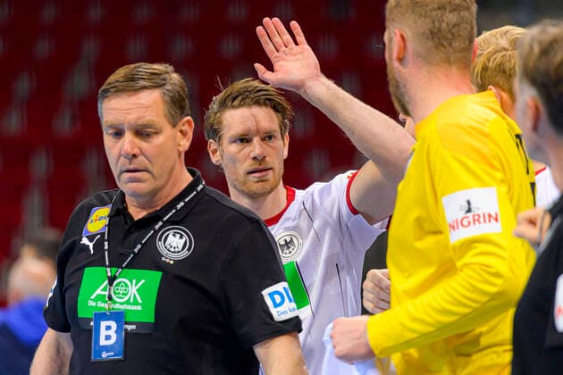 Düsseldorf, Germany 05 November 2020 Men EHF EM 2022 Qualification, Group 2, Germany vs Bosnia Herzegovina Trainer Alfred Gislason Germany , Tobias Reichmann Germany MT Melsungen Düsseldorf ISS Dome Nordrhein Westfalen Germany